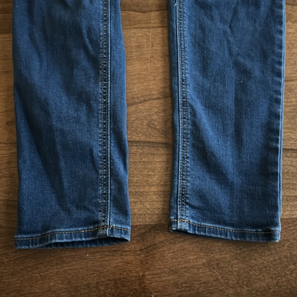 Old Navy pull on Rockstar Jeggings - Picture 5 of 8